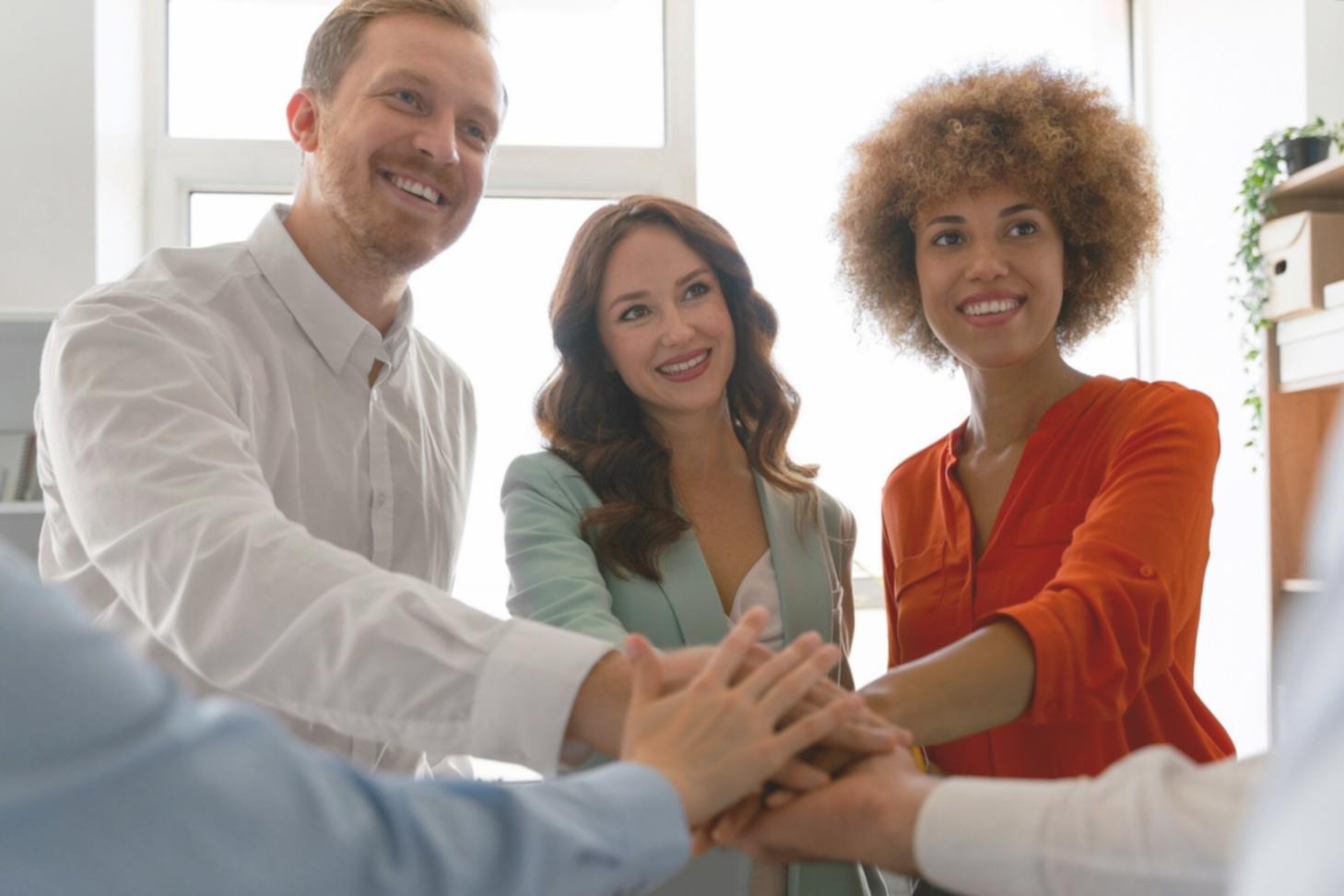 Professionelle Finanzberatung in modernem Büro